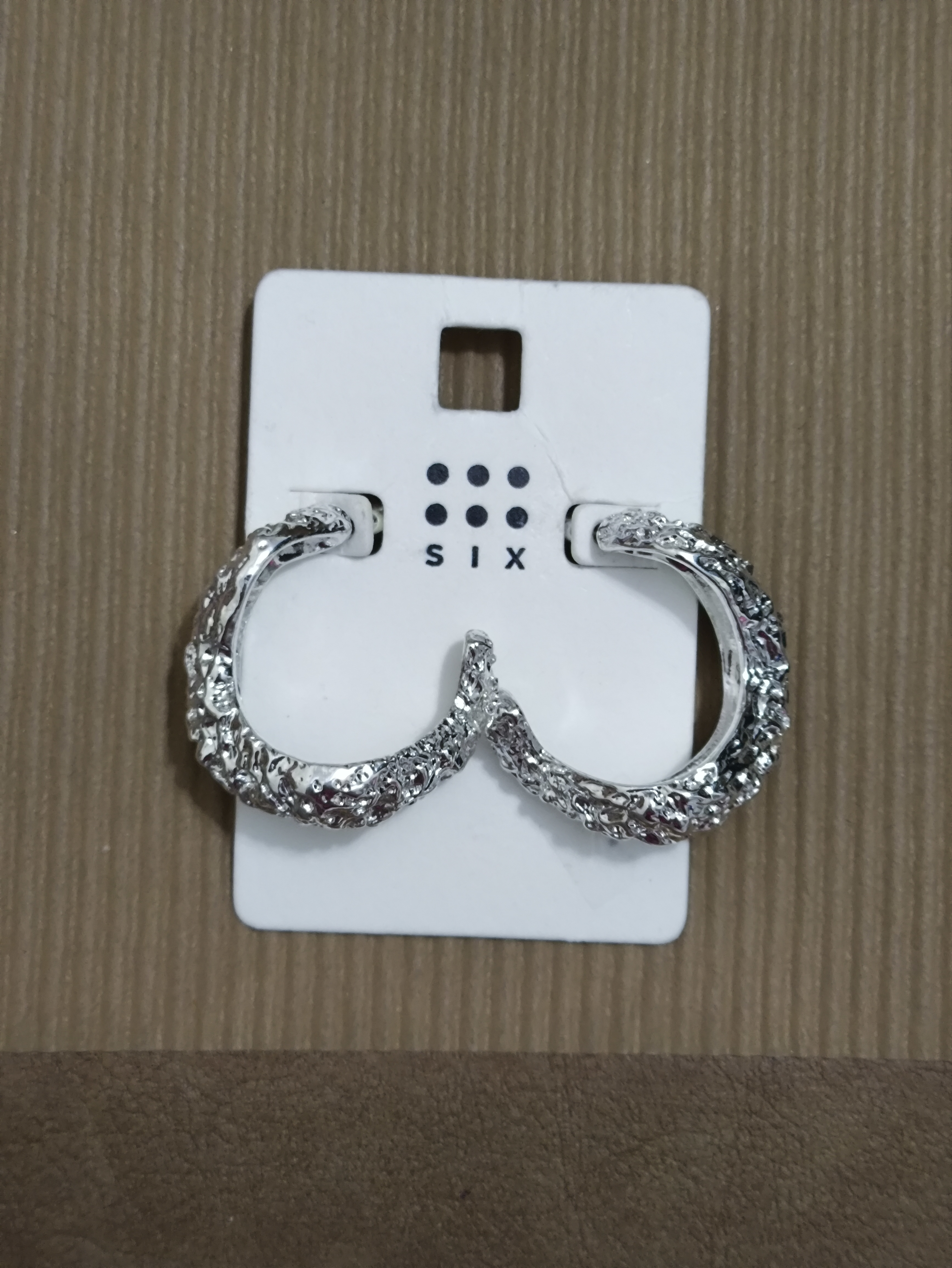 گوشواره طرح ماه دفرمه