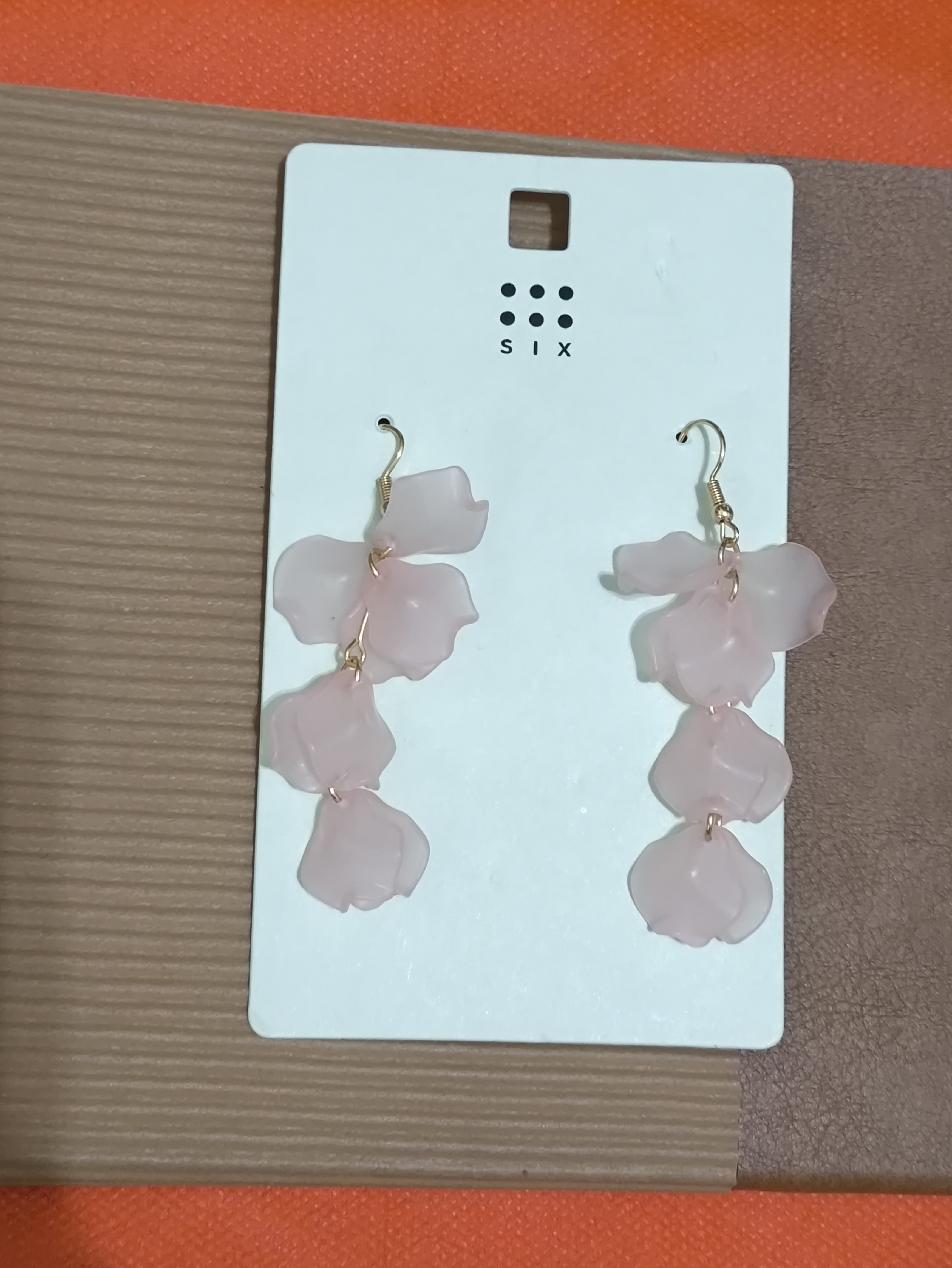 گوشواره مدل فشن طرح گل کد 16